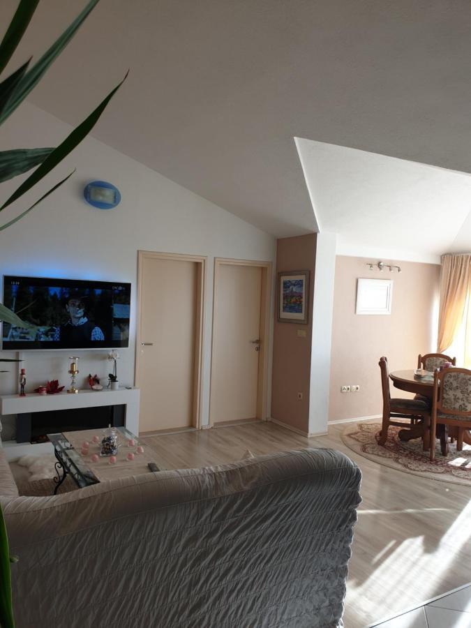 Apartmani Mlikotic Dugi Rat Exterior photo