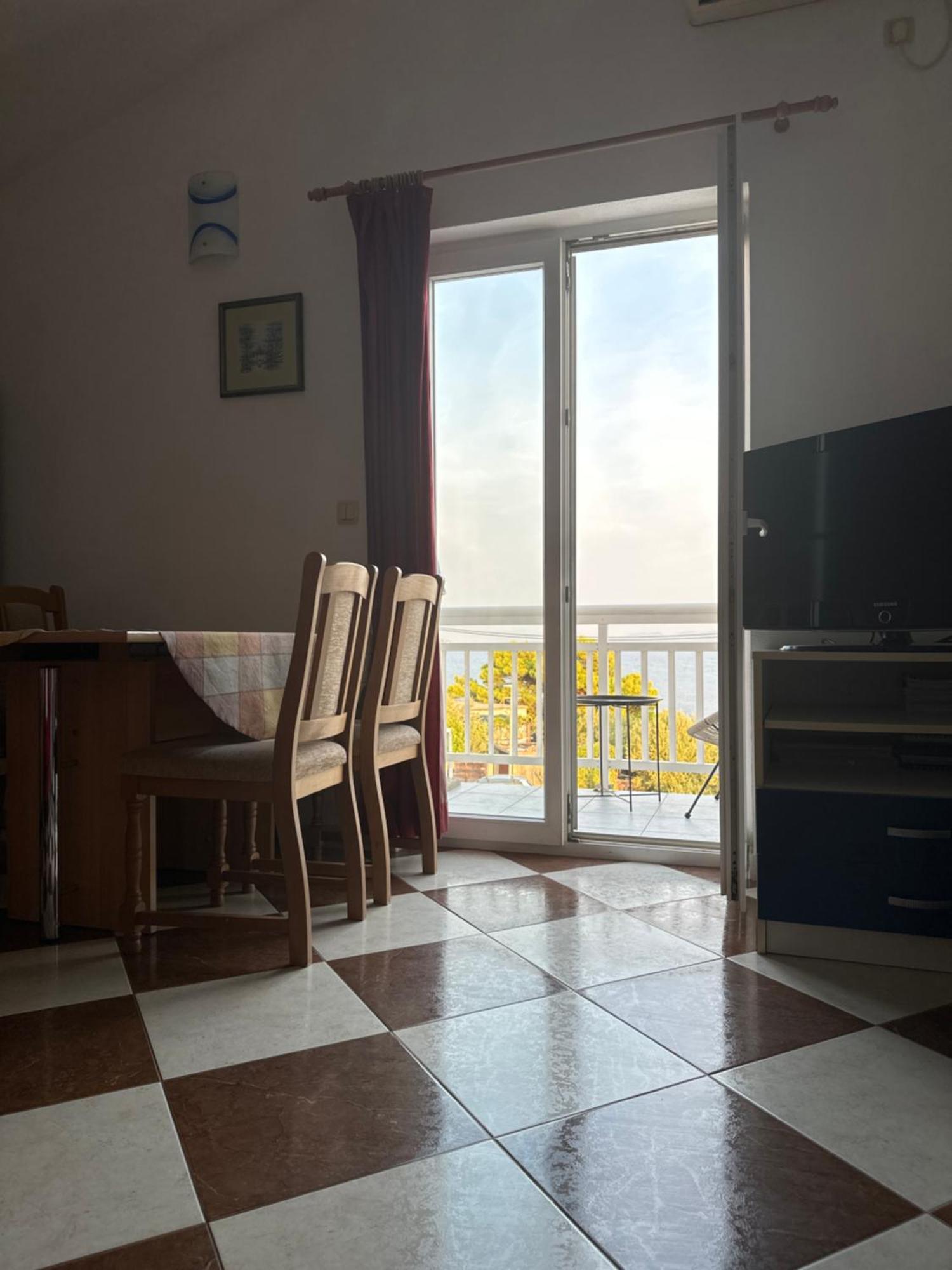 Apartmani Mlikotic Dugi Rat Exterior photo